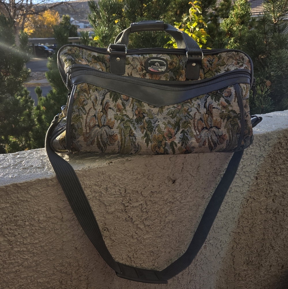 Large Vintage Jordache Floral Tapestry Duffel Bag Carry-on Overnight Travel 80s - Picture 3 of 16